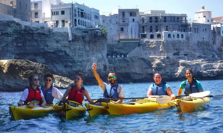 POLIGNANO Kayak Tour + swimming stop in cave