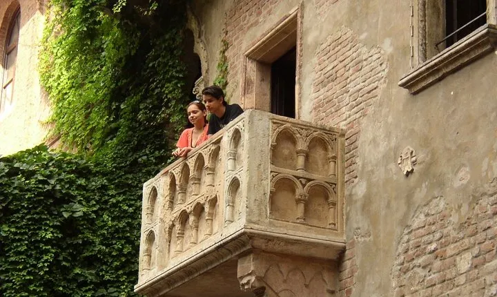 Private Day Trip to Verona from Florence with a local