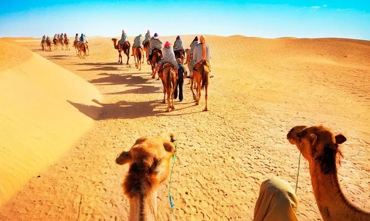 7 Hour: Jeep Safari, Camel Ride & Bedouin Village Sahara Tour from Hurghada
