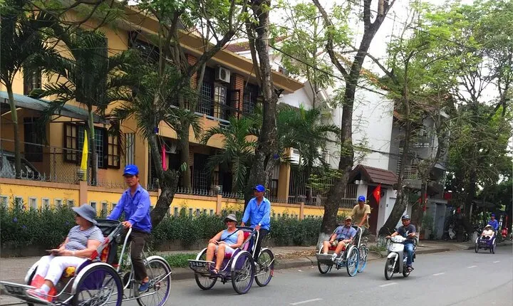 Private Tour by Cyclo Exclusive of Historical Sites