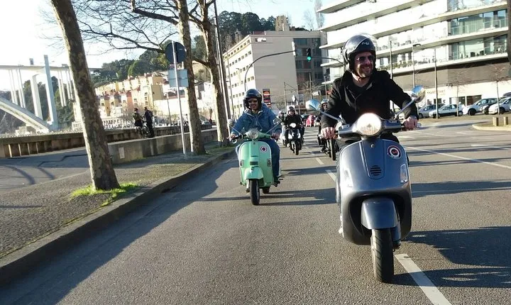 Honda Vision 110 Scooter Rental - 24 hours