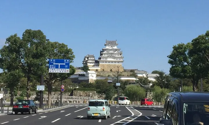 Half-Day Private Guided Tour to Himeji Castle