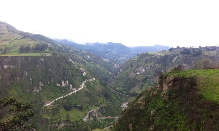 Quilotoa Loop and Toachi Canyon: Hike 3 Days / 2 Nights