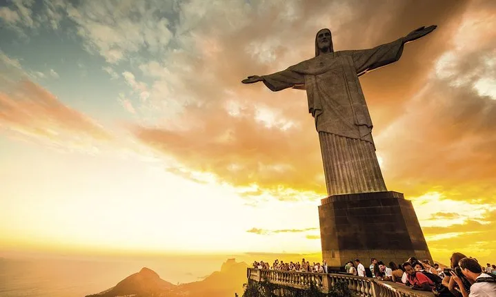 CITY TOUR + CRISTO REDENTOR (Ascending Train to Christ)