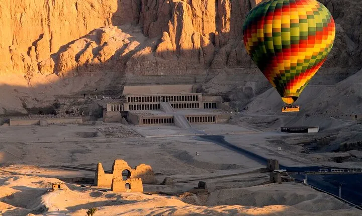 Sunrise Hot Air Balloon Over the Historical sites in Luxor