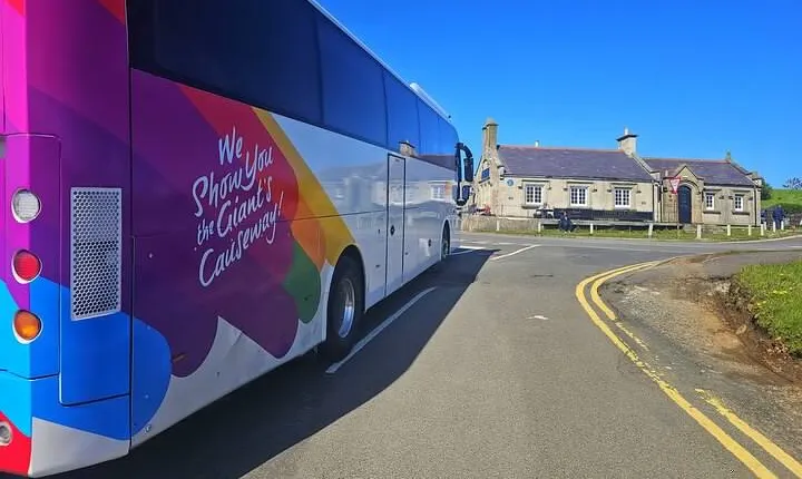 Giant's Causeway Day Tour and Belfast City Tour 1 Day Pass