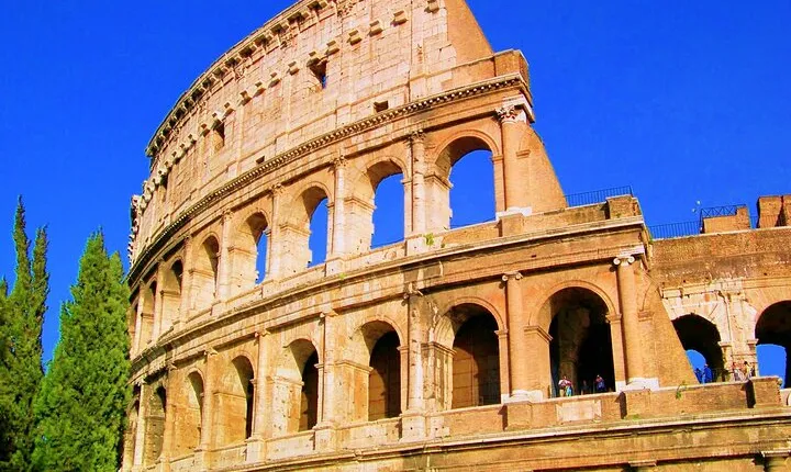 Colosseum Private Tour in Rome & Apostles Peter and Paul’s Prison
