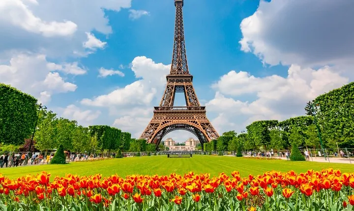 Full Day Private Shore Tour in Paris from Le Havre Cruise Port