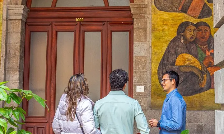 2 Hours of Mexican Muralism with an Art Lover
