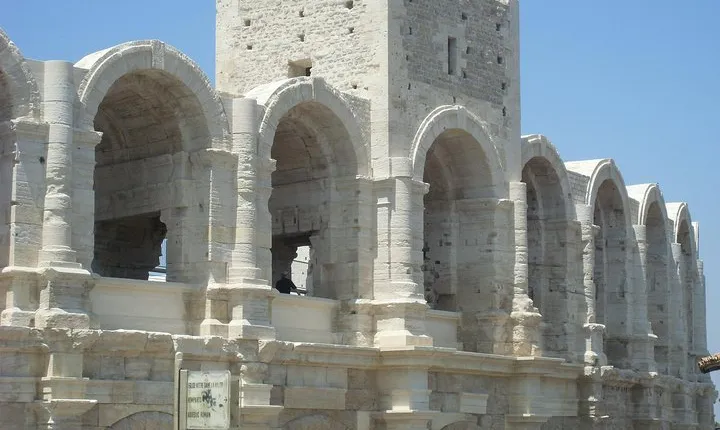 Arles, Les Baux and Saint Remy de Provence from Marseille
