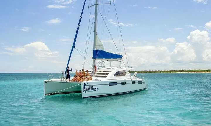 Full Day Boat Tour with Open Bar and Lunch in Riviera Maya