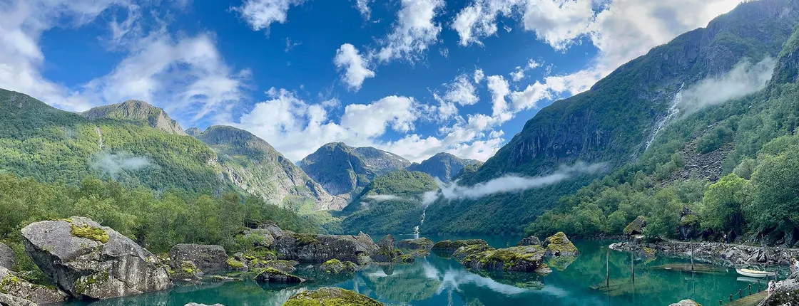 Easy hike to Bondhus Glacier Lake with lunch in Rosendal from Bergen