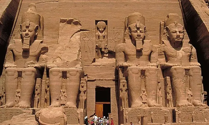 Abu simbel day tour