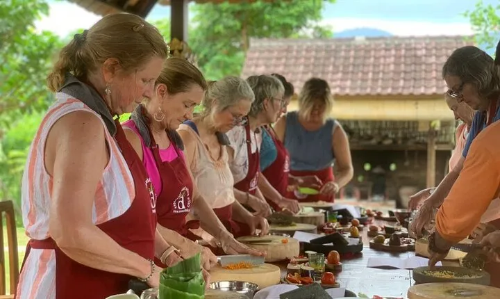 Balinese Vegan Cooking Class with Fresh Harvesting & Garden Tour