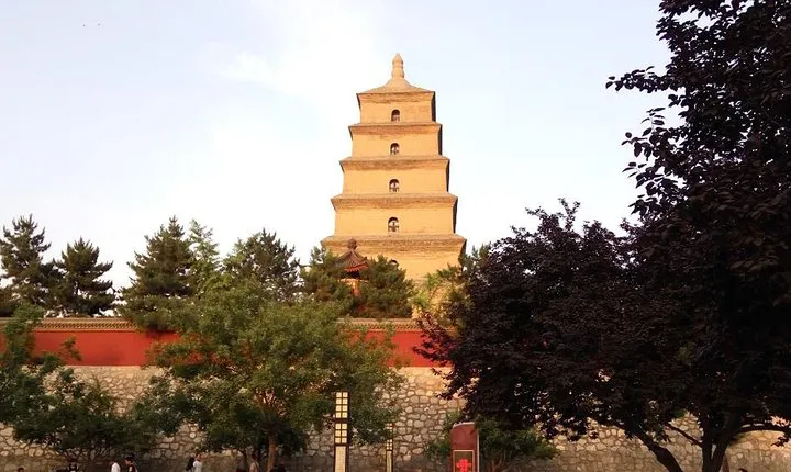 Xi'an Layover: City Wall and Big Wild Goose Pagoda With Airport Transfer