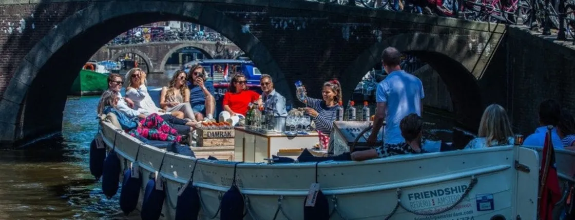 Amsterdam nightlife tickets and Friendship canal cruise