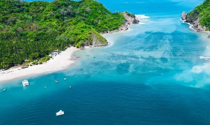 Full-Day Tortuga Island Cruise from San Jose