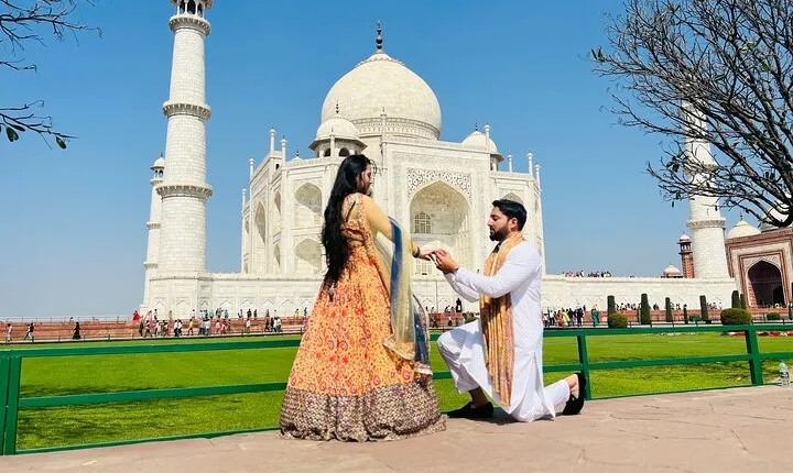 Taj Mahal, Agra Fort and Baby Taj Day Tour from Delhi by Car