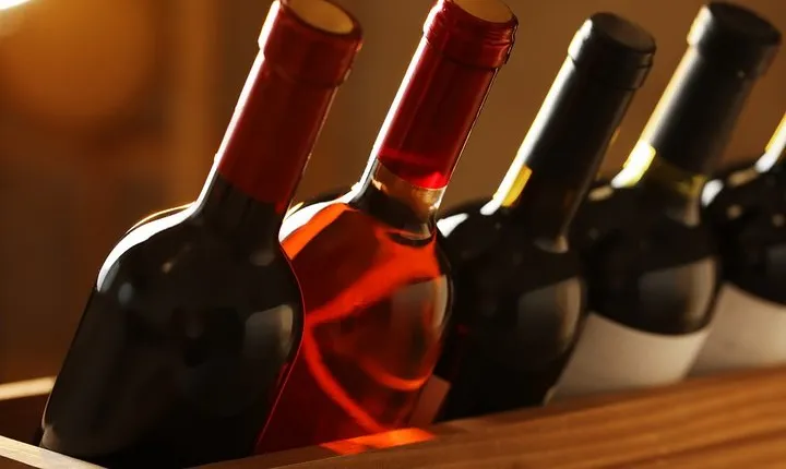 From Italy with Love: Virtual Wine Tasting at your Home, wine shipping included!