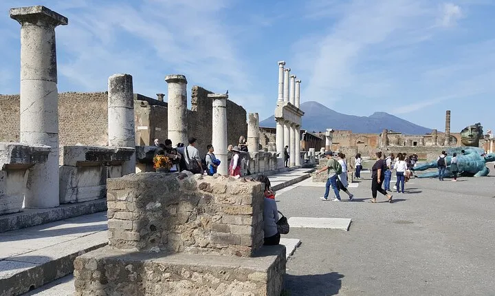 Full-Day Private Day Tour in Amalfi Coast and Pompeii from Rome