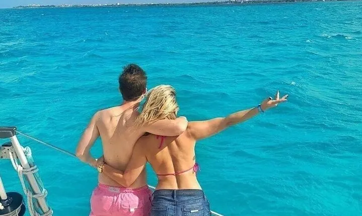 Catamaran Only Adults experience to Isla Mujeres + Exclusive Beach Club