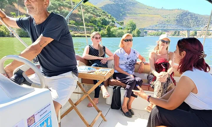 Porto: Private Tour Douro Valley/Winery SECXVIII /Boat/Lunch