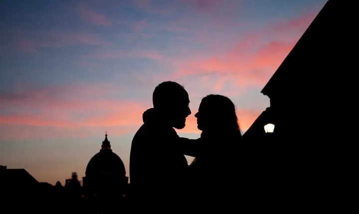 Night & Day Private Car/Walking Tour With Pro Photo Shoot in Rome