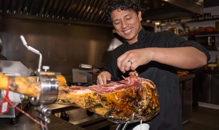 Old Town Tapas Adventure: Eat and Drink Like a Local in Barcelona