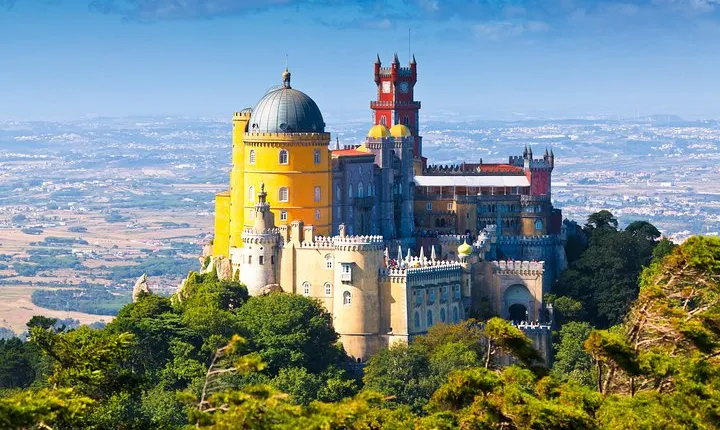 Private Sintra Half-Day Tour: UNESCO Heritage and Pena Palace