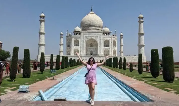 Day Tour To Taj Mahal For Solo Female Traveler with 100% Safety