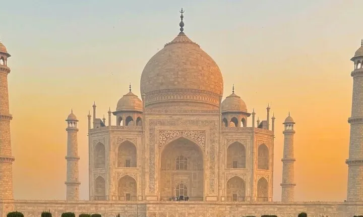 Sunrise Taj Mahal, Agra Fort and Baby Taj From Delhi by Car 