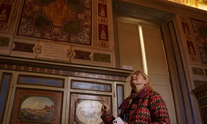 Vatican Museums Alone: Semi-Private Early Entry Tour & Breakfast