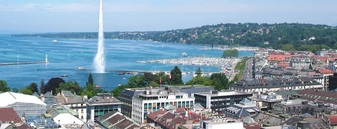 Guided Geneva city tour by bus