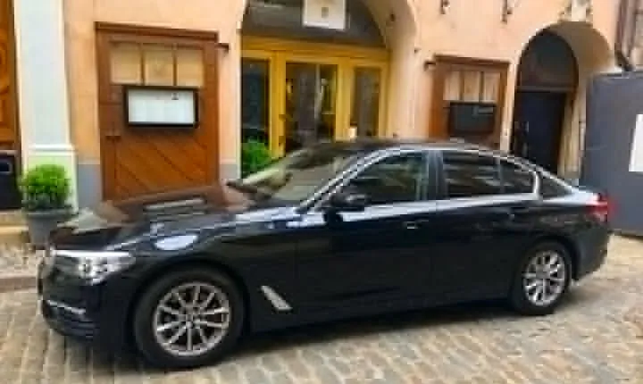 Try find your better than us ! Airport transfer service in London APT-HTL (LHR)