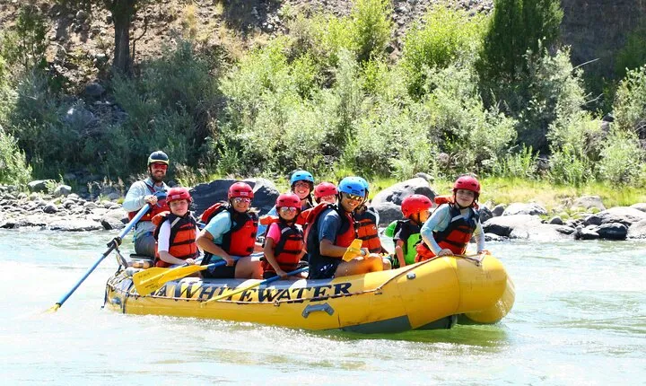 6-mile Western Scenic Raft Float in Yellowstone River
