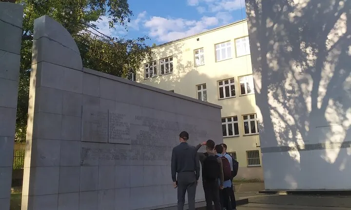 Historical Walking Tour of Jewish Warsaw