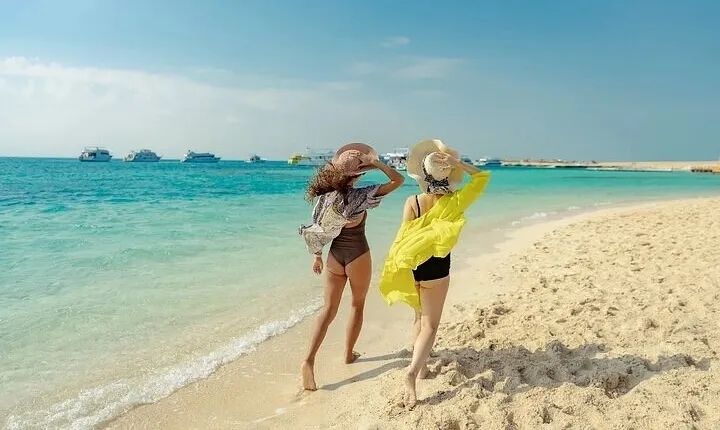 Hula Hula Island Sea Trip With Water Sports & Lunch – Hurghada
