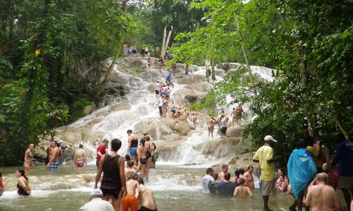 [PRIVATE]Dunn's River & Martha Brae Rafting - Entrance & Lunch