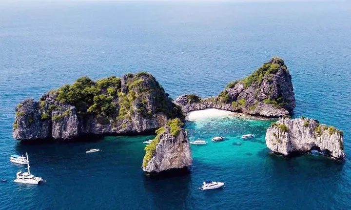 A full Day Haa & Rok islands from Koh Lanta( By Speed Boat)