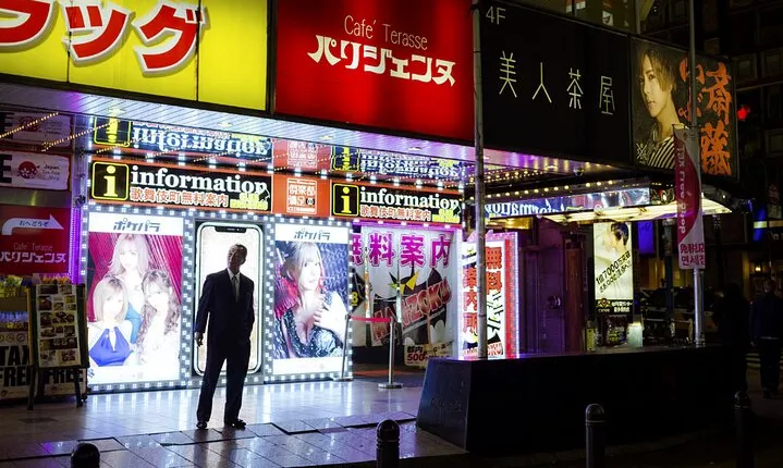 Tokyo Cyberpunk Street Photo Tour
