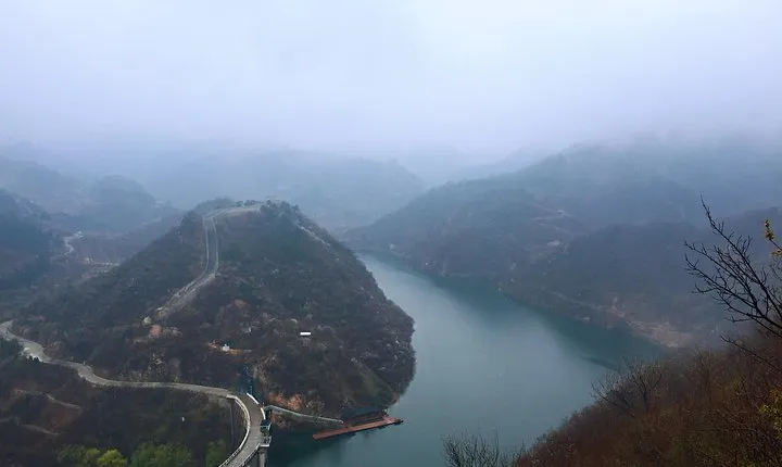 2-Day Private Hiking Trip at Huanghuacheng and Jinshanling from Beijing