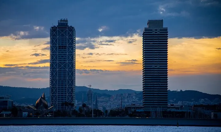 2h Sailing Tour from Barcelona. Sunset or Day Sailing experience