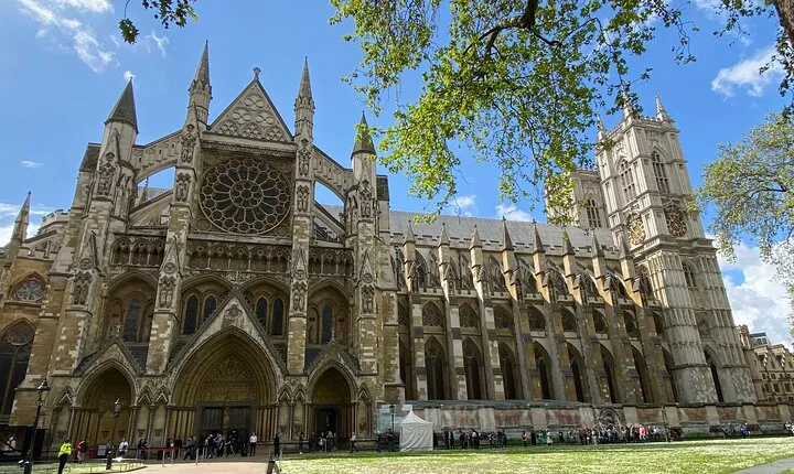 Priority Access Tour of Westminster Abbey with London Eye option
