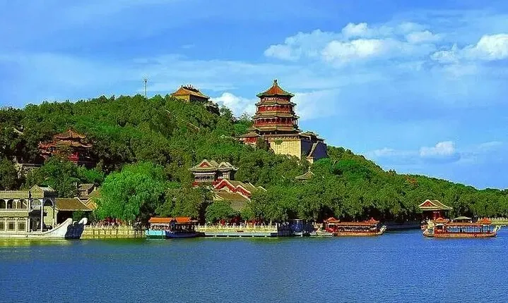 Private 5-Hour Summer Palace In-depth Tour including Boat Ride