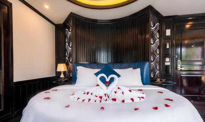 2 Days Capella Cruise from Halong