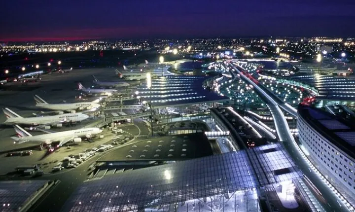 Private Transfer from Charles de Gaulle Airport to Paris