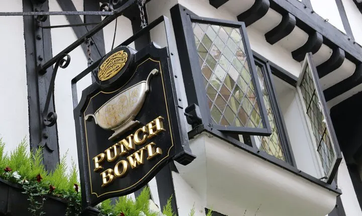 Historical Pub Walking Tour in York 