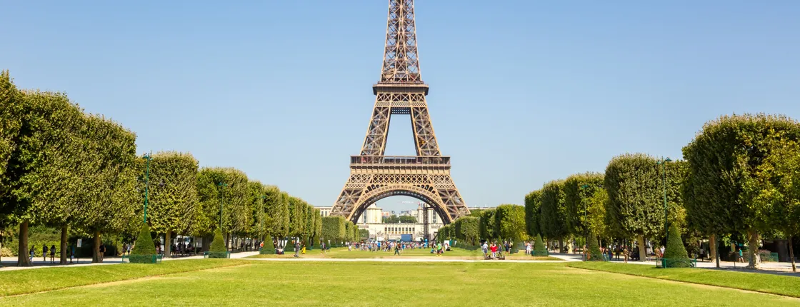 One day guided tour of Paris from London