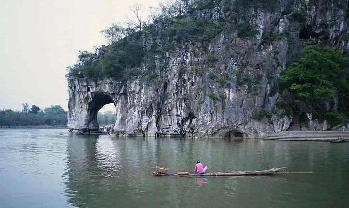 Private Guilin Half Day Tour: Fubo Mountain, Reed Flute Cave and Elephant Hill