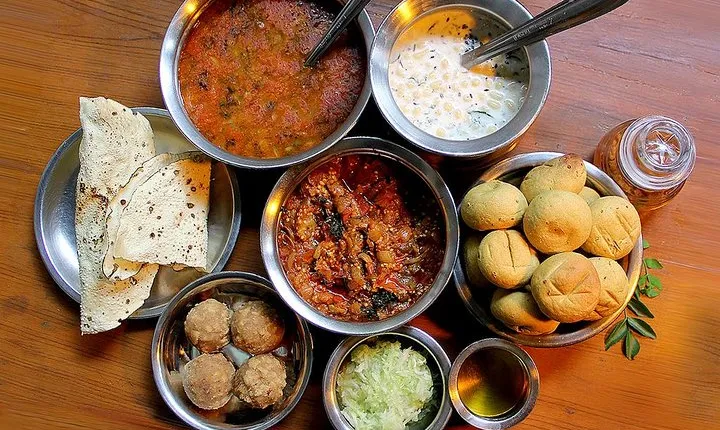 Traditional Dinner With Indian Family With Night Tour of Jaipur
